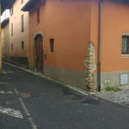 Borghello 2level Airport Apartment